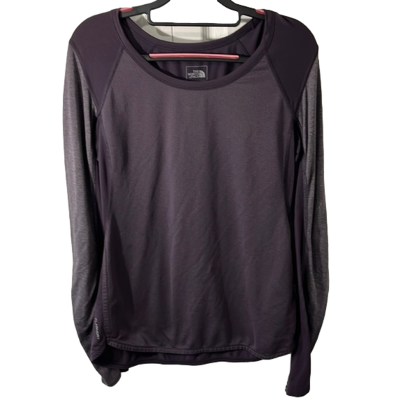 The North face Motivation long sleeved tee shirt - Picture 2 of 8